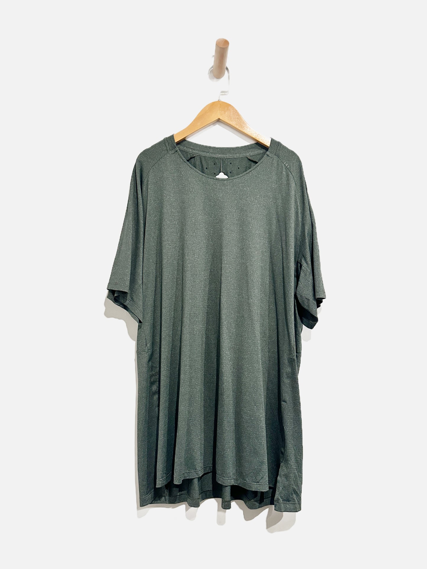 Lululemon Men’s Textured Training Short Sleeve Tee in Green