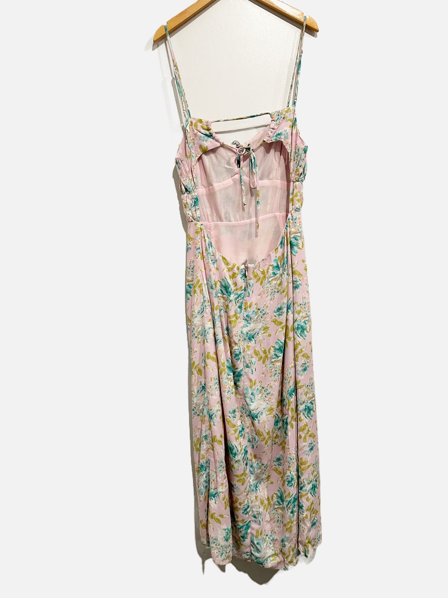 ASTR NWT Pink Floral Tie Midi Dress - Medium