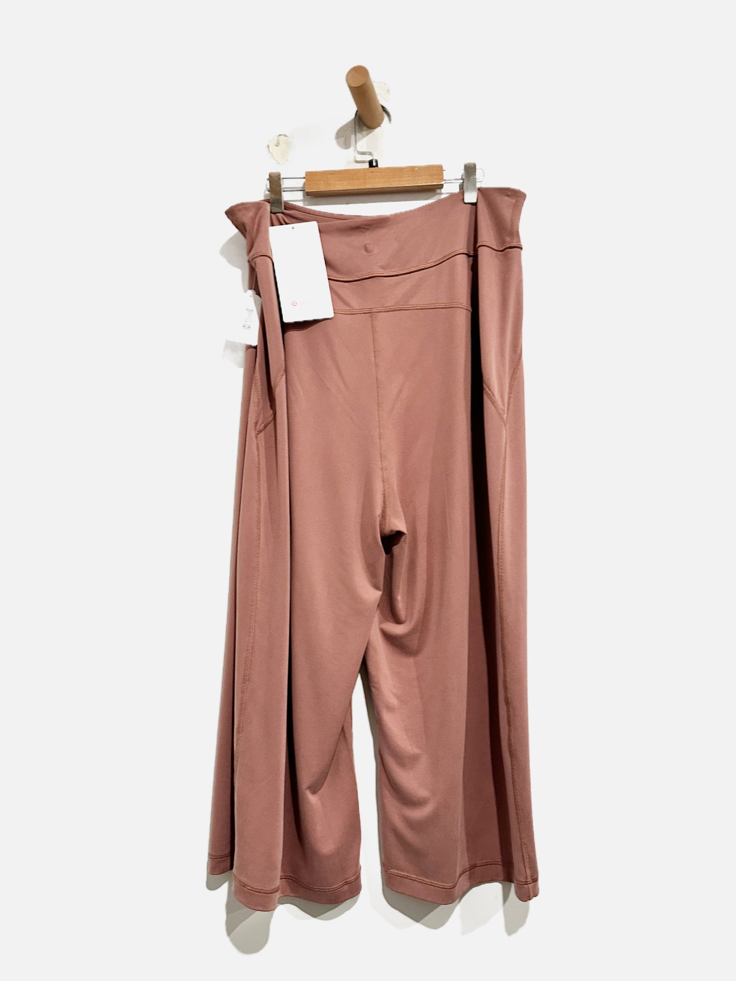 Lululemon NWT Wide Leg HR Pull On Crop Pants in Spiced Chai- 12