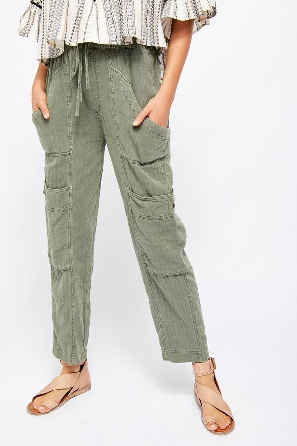 Free People Feelin’ Good Utility Pull-On Pants in Green - Medium