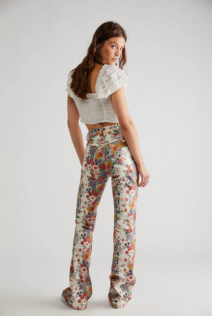 Wrangler Westward High Rise Boot Cut Jeans in Flora - 26