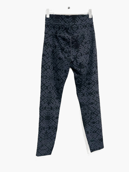 Vuori Daily Legging in Ocean Shibori - Small
