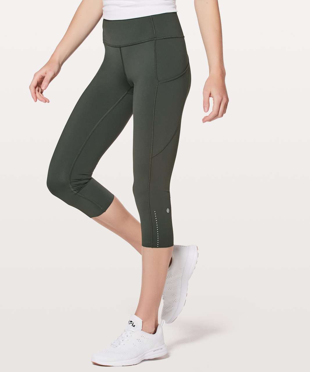 Lululemon Fast & Free Crop II *Nulux 19"
In Evergreen - 4