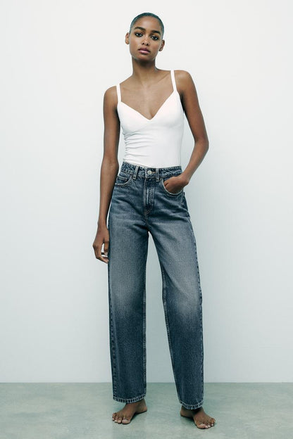 Zara High-Waisted Mom Fit Jeans - 6