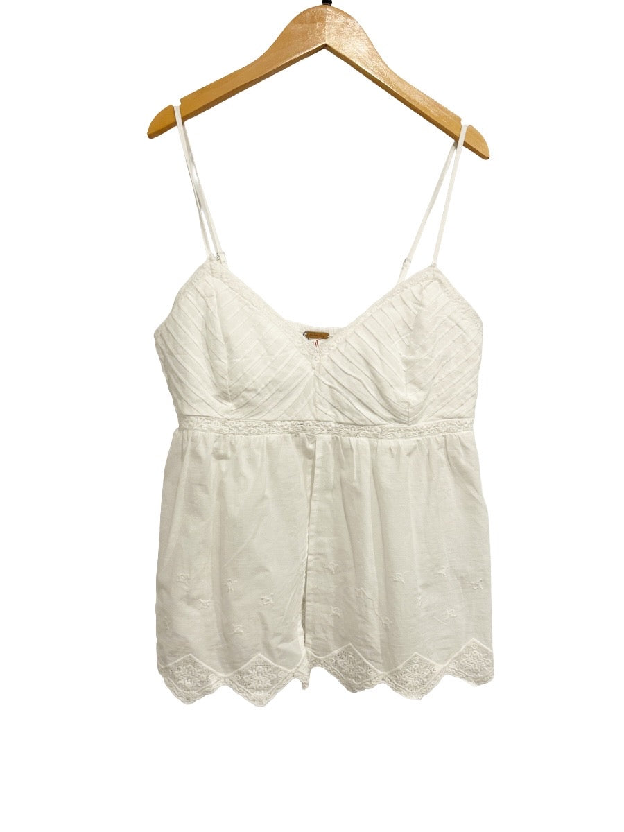 Amber Sky White Lace V-Neck Tank - Medium