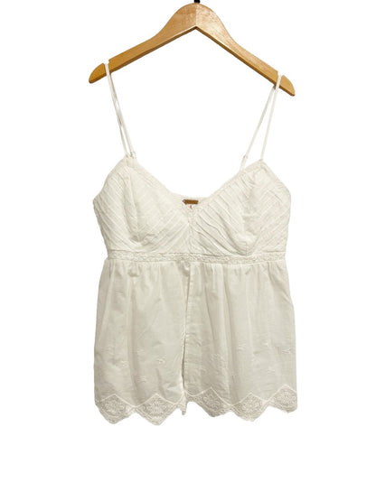 Amber Sky White Lace V-Neck Tank - Medium