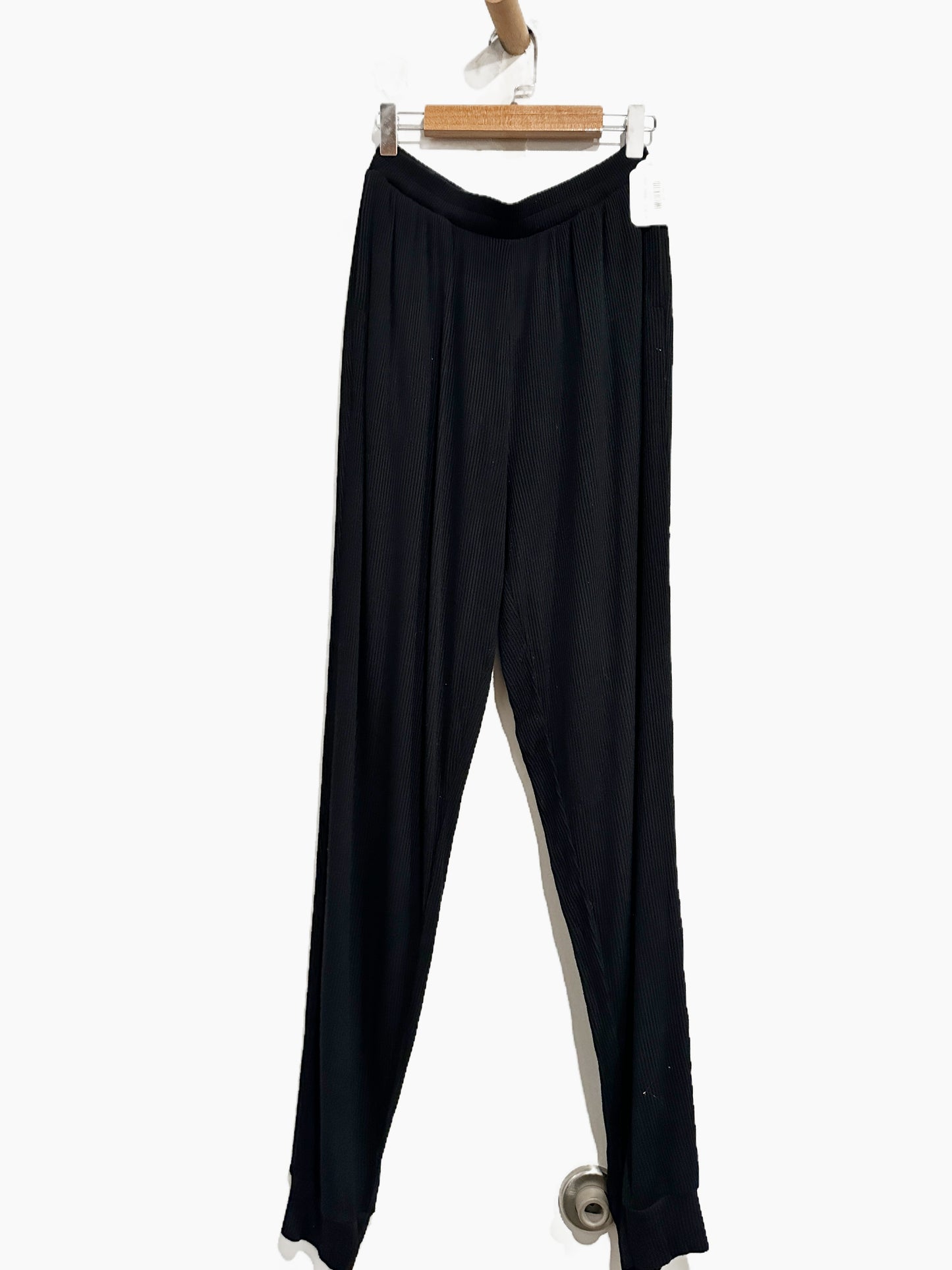 alo High-Waist Ribbed Whisper Pants in Black