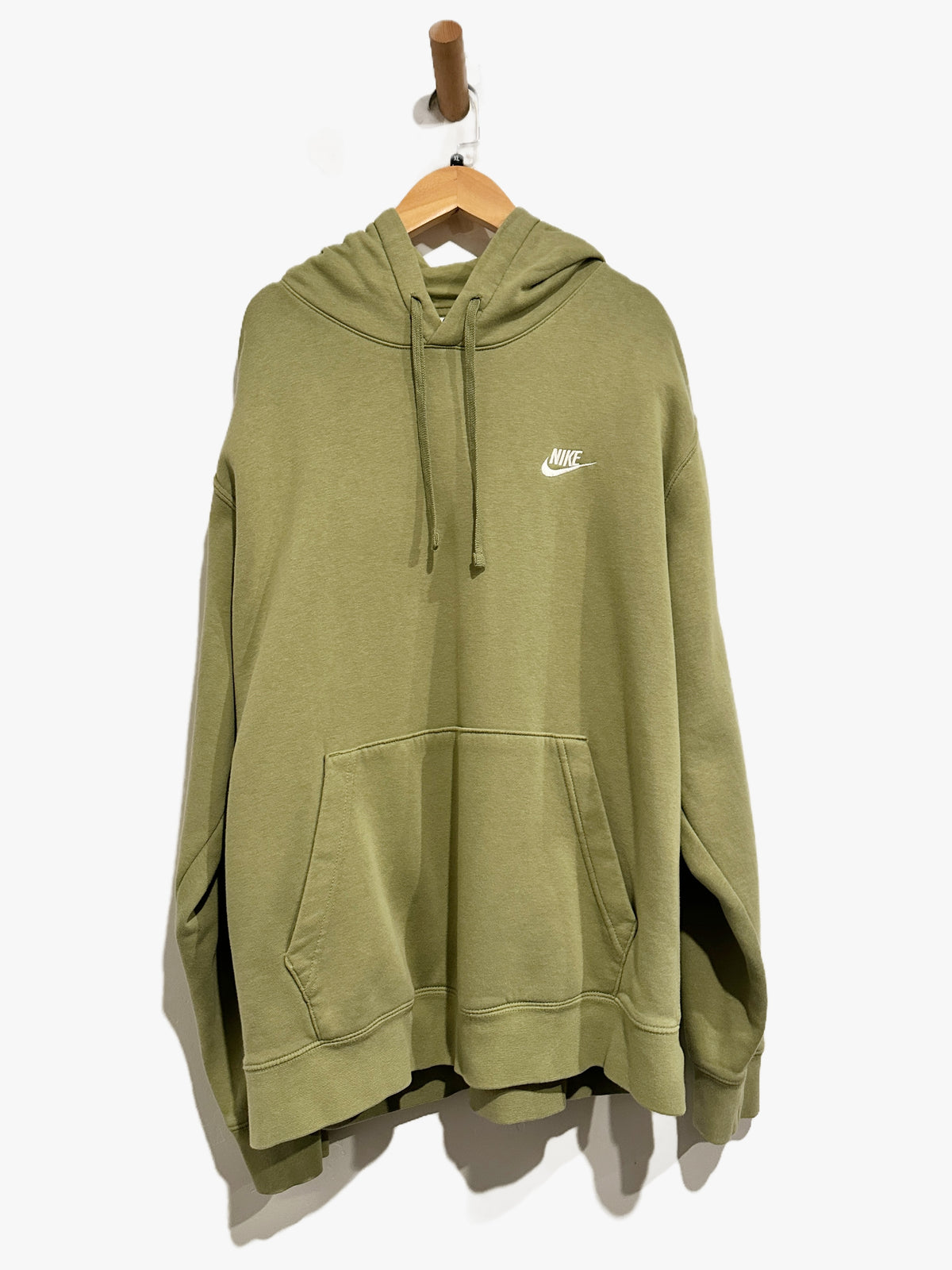 Nike Club Fleece Pullover Hoodie in Alligator/White - XL