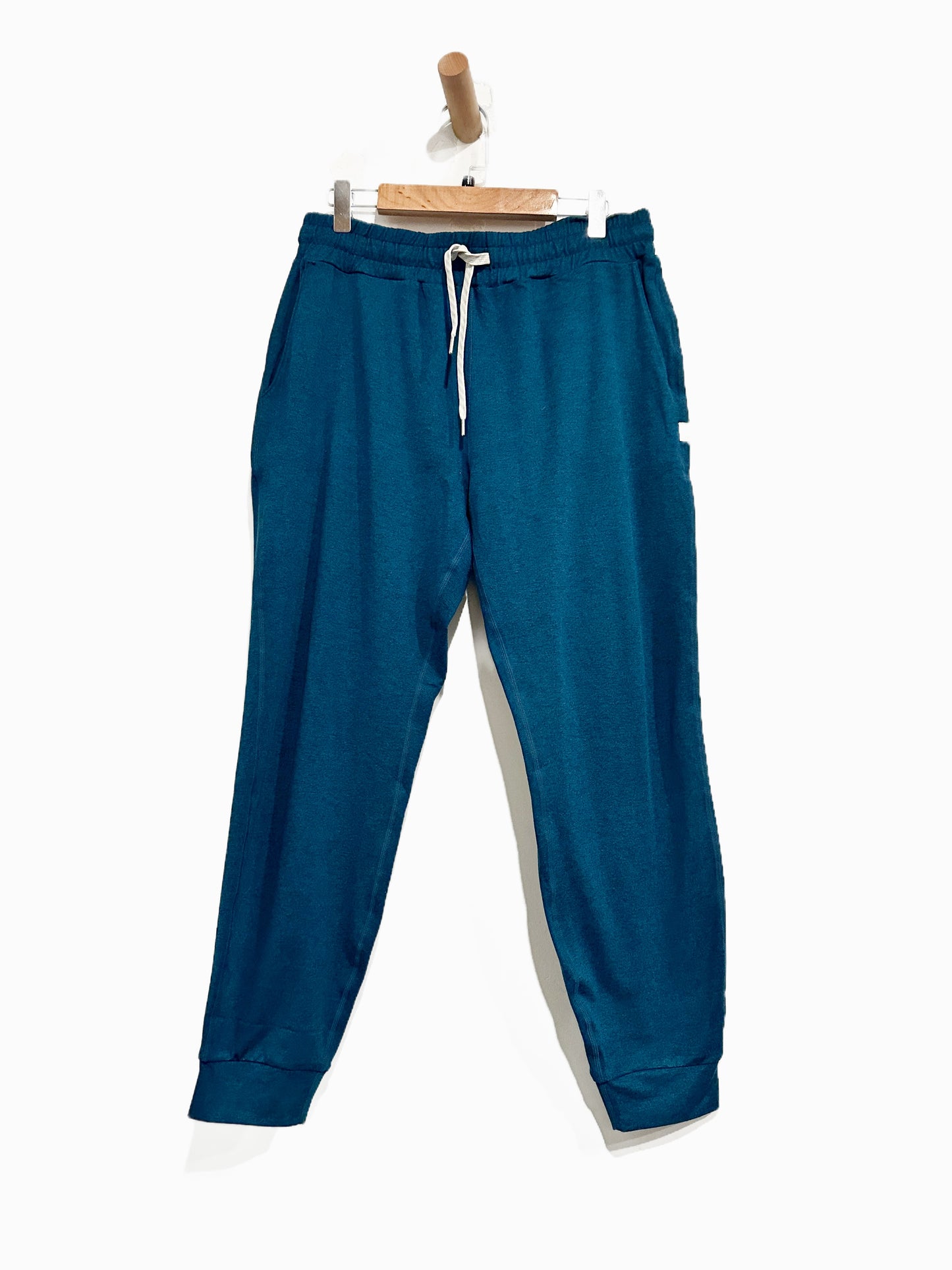 Vuori Performance Jogger in Cosmo Heather - Small