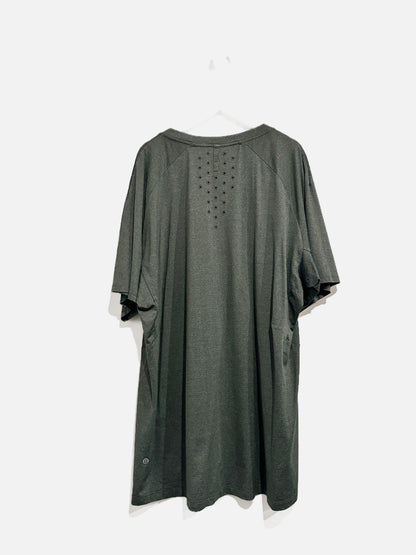 Lululemon Men’s Textured Training Short Sleeve Tee in Green