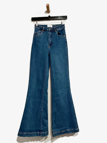 Rolla's East Coast Flare Jeans in Ashley Blue -24