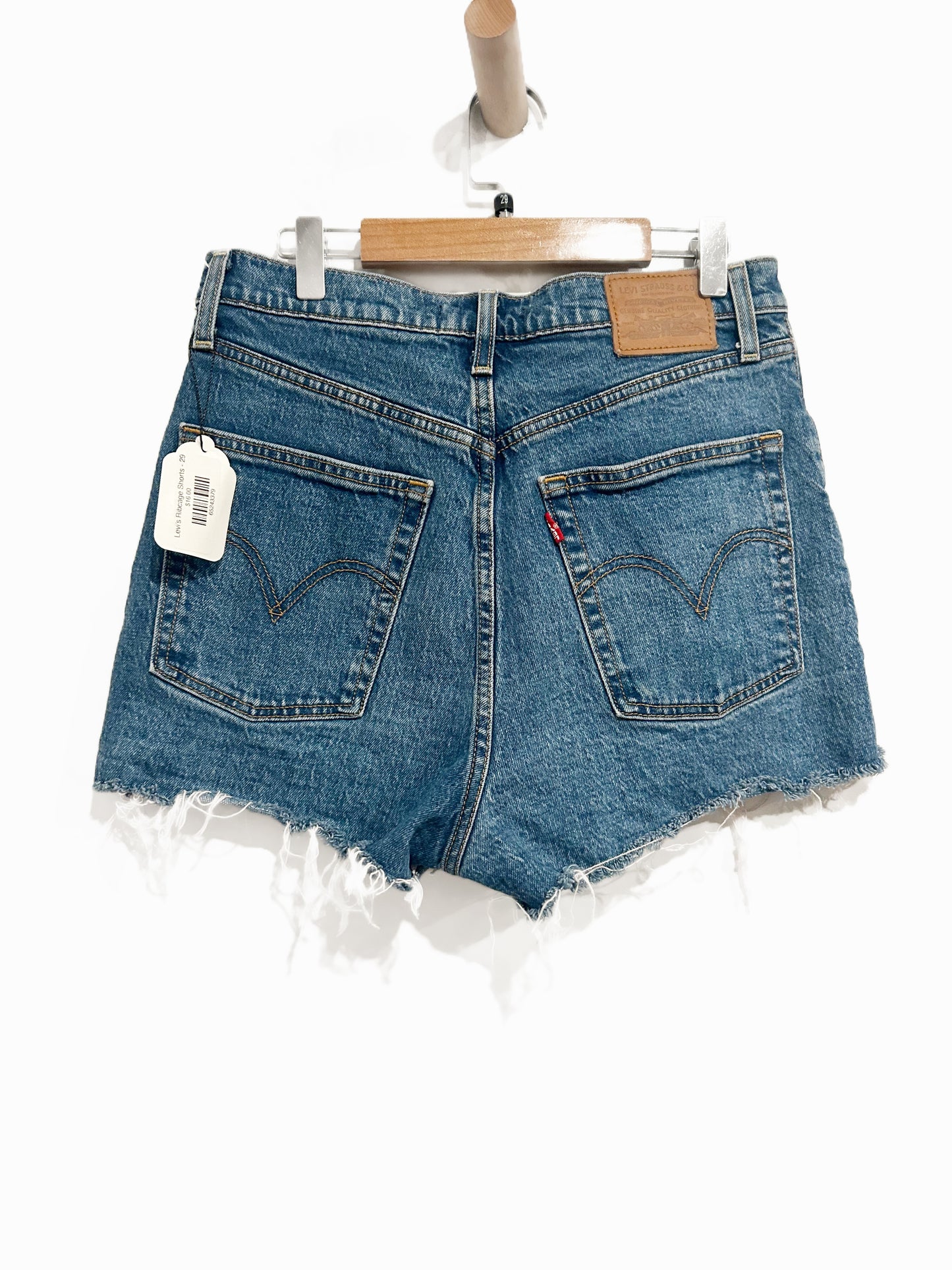 Levi’s Ribcage Shorts - 29