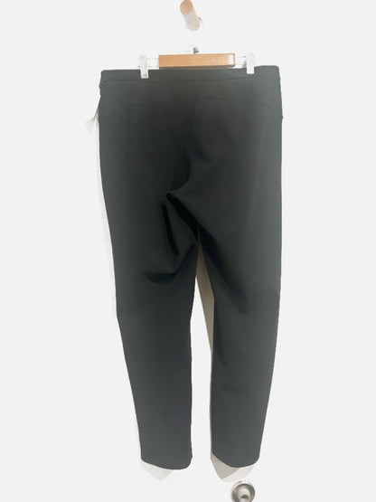Lululemon On The Move Pant 28" in Black - 10