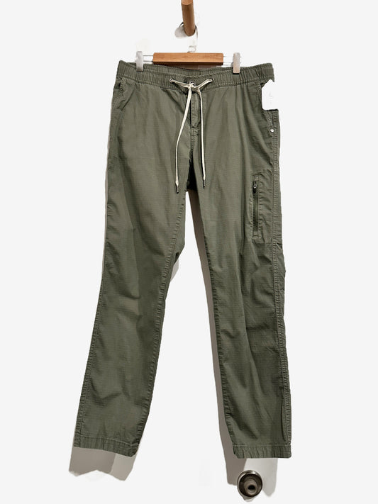 Vuori Ripstop Climber Pants in Army