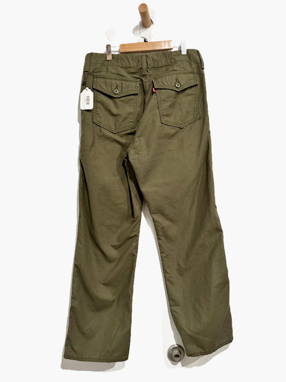 Levi’s Ribcage Straight Olive Green Pants - 30