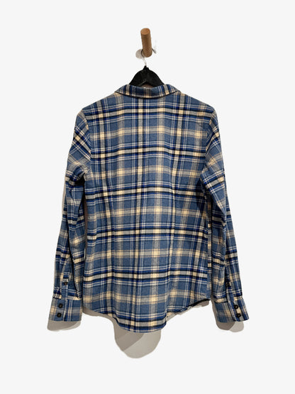 Patagonia Long-Sleeved Organic Cotton Midweight Fjord Flannel Shirt in Ice Fjord: Dolomite Blue - Medium