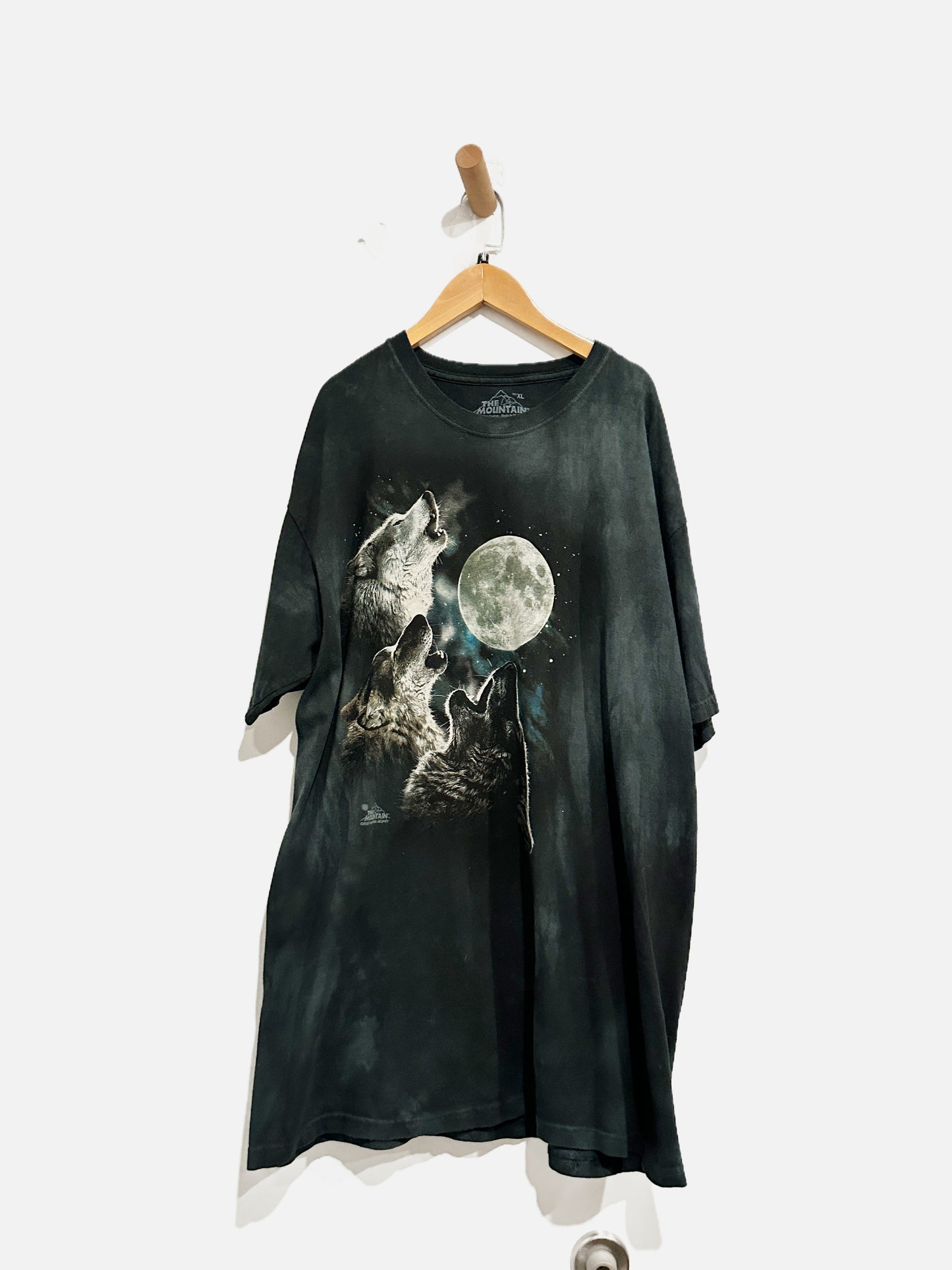 The Mountain 2007 Howling Wolves Oversized Tshirt - XL