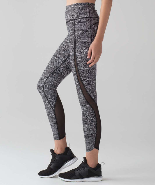 Lululemon Pace Perfect 7/8 Tight in Airtime White Black - 4