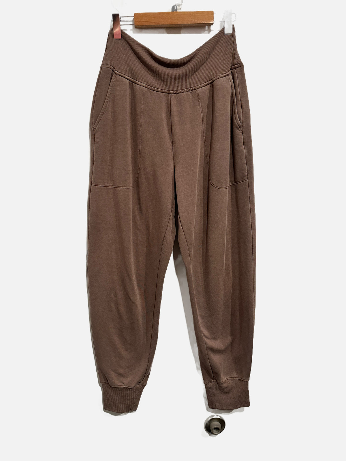 Athleta Coaster Luxe High Rise Jogger in Truffle - Small