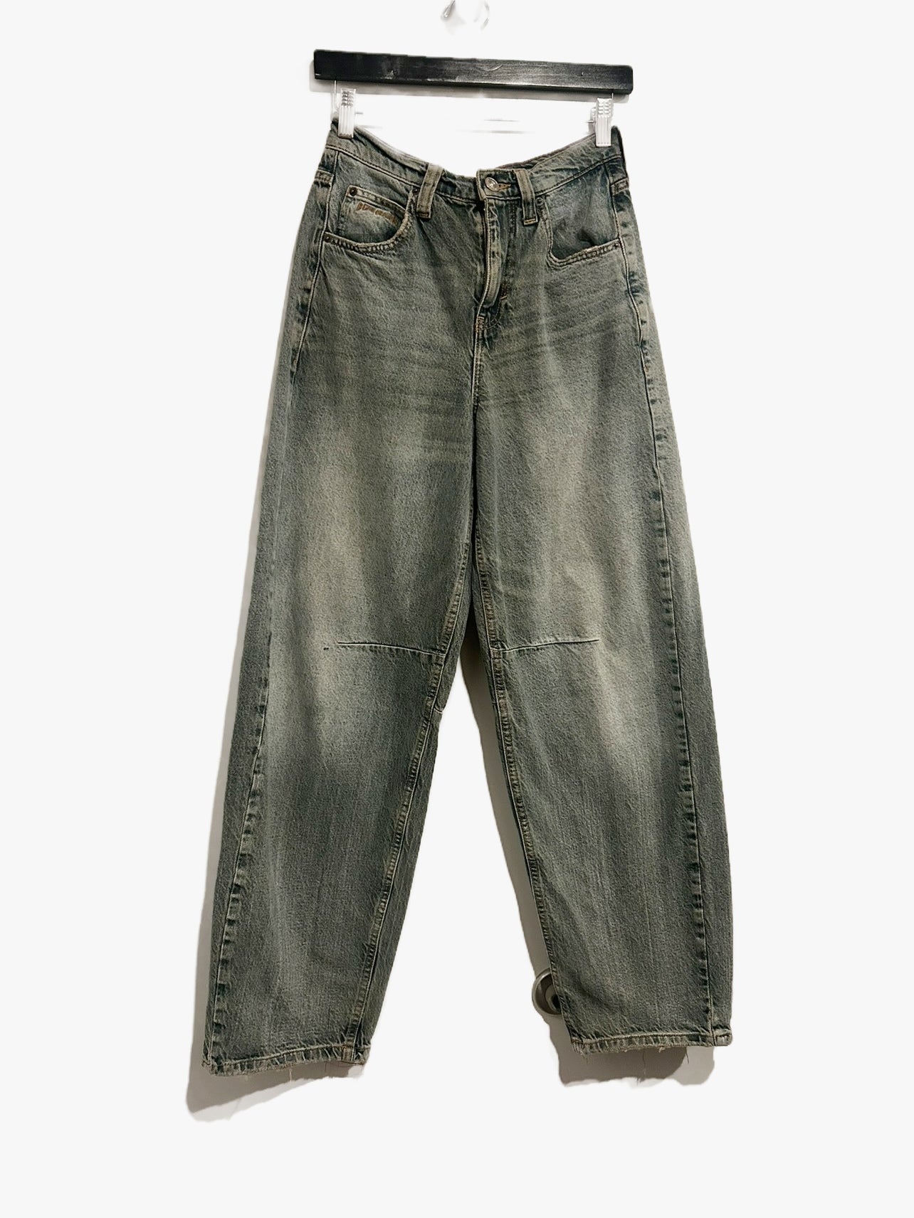 Urban Outfitters BDG Logan Buckle Baggy Barrel Jeans in Arizona - 25