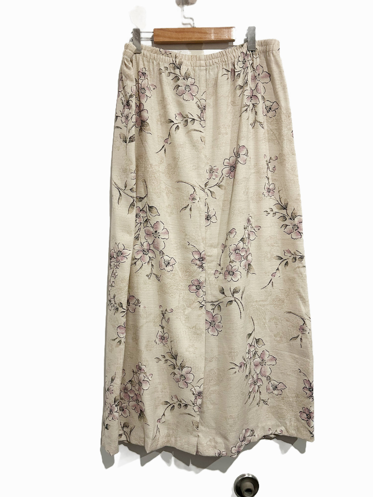 Kathie Lee Vintage Cream Floral Skirt - 12/14