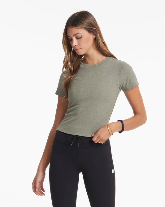 Vuori Pose Fitted Tee - Medium