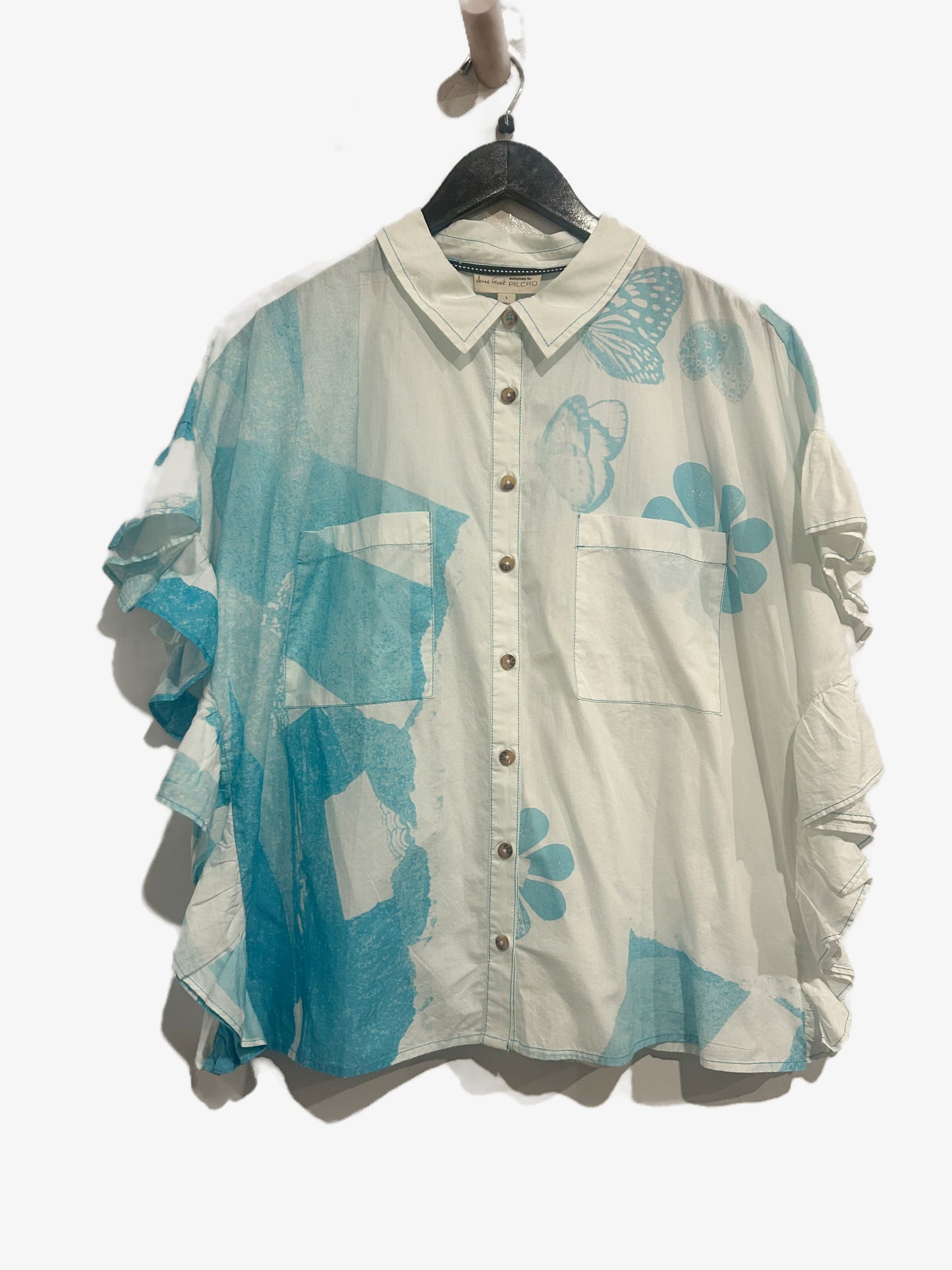 Anthropologie Anne Guest for Pilcro Cyanotype Ruffle-Sleeve Buttondown Blouse in Blue Pattern - Large