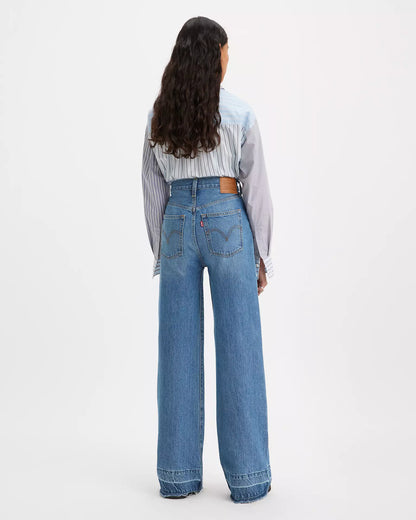 Levi’s Ribcage Wide Leg Jeans in Medium Wash - 32