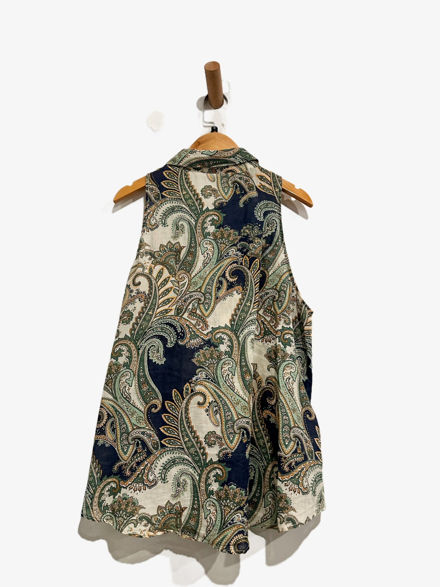 MNG Green Paisley Sleeveless Button Down - 6