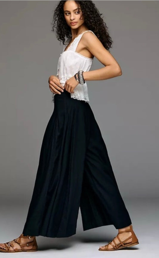 Anthropologie Black Wide Leg Pants - Medium