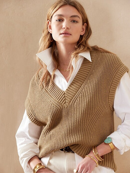 Banana Republic Cima Oversized Sweater Vest in Pale Khaki - M/L