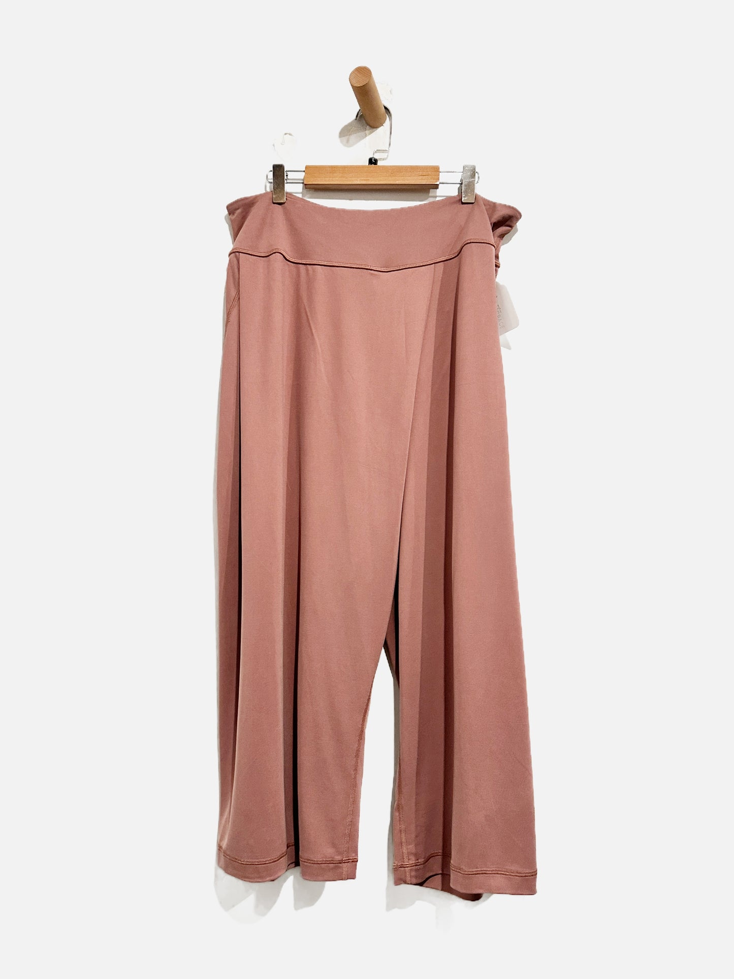 Lululemon NWT Wide Leg HR Pull On Crop Pants in Spiced Chai- 12