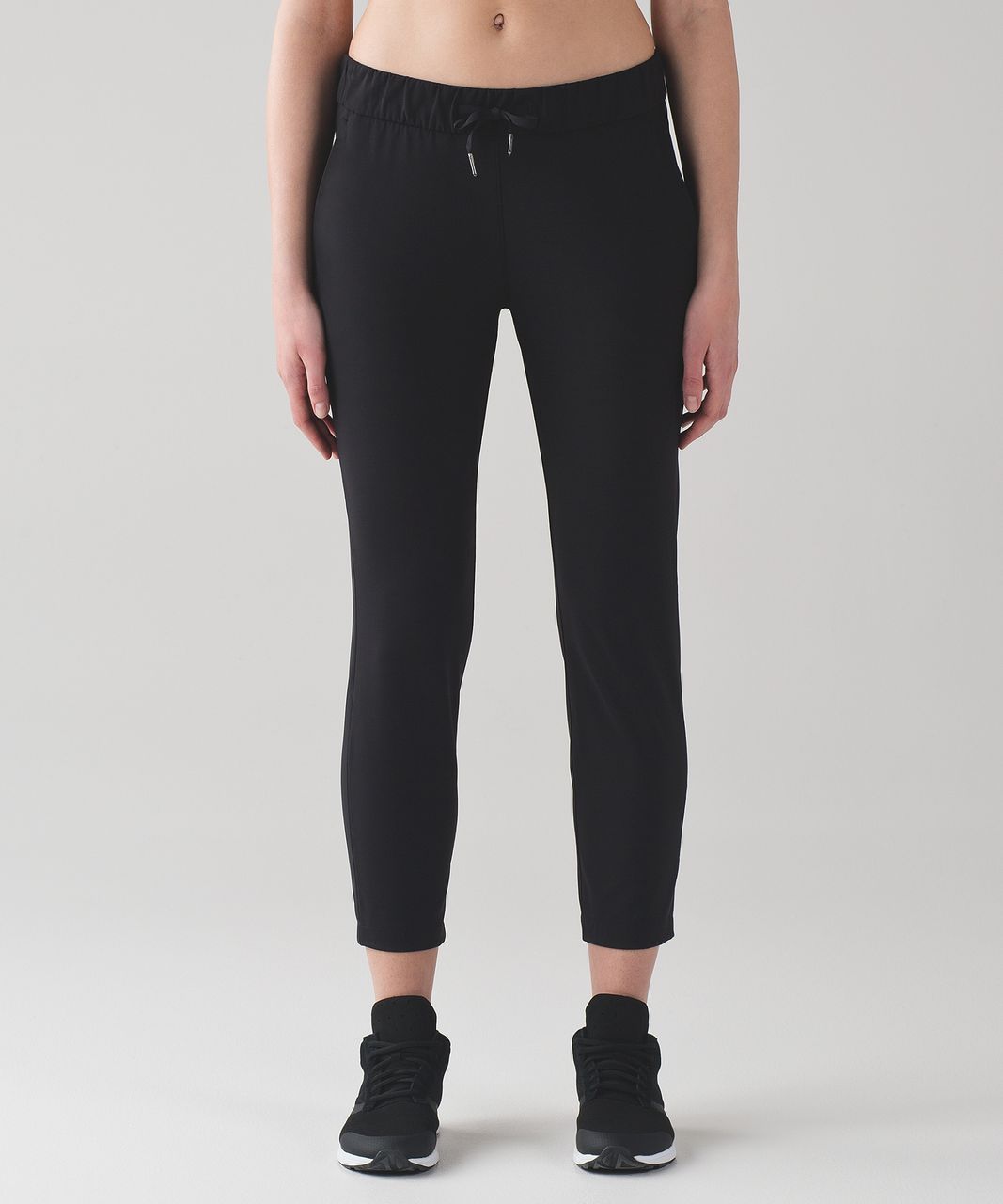 Lululemon On The Fly Pant 28" in Black - 10