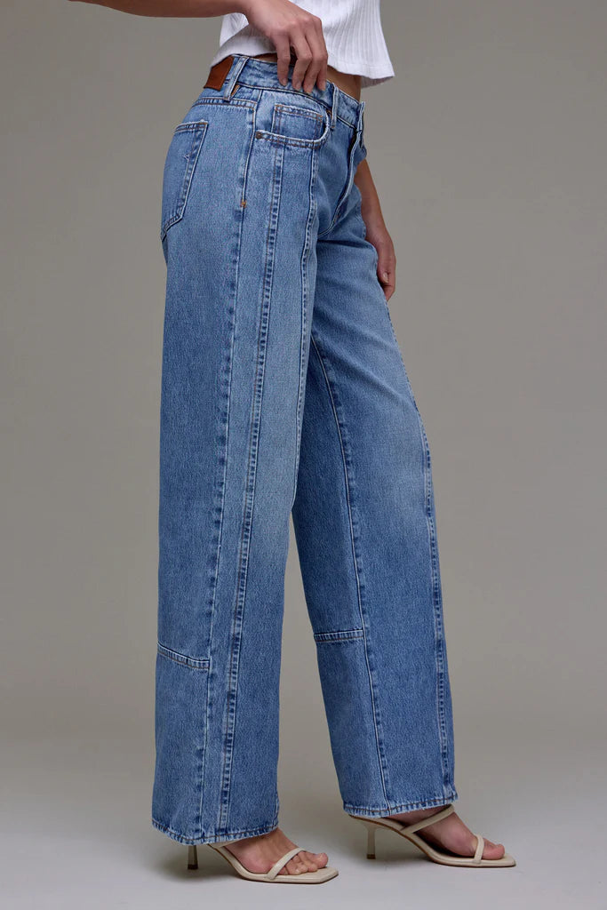 Risen NWT Medium Wash Seamed Jeans - 28