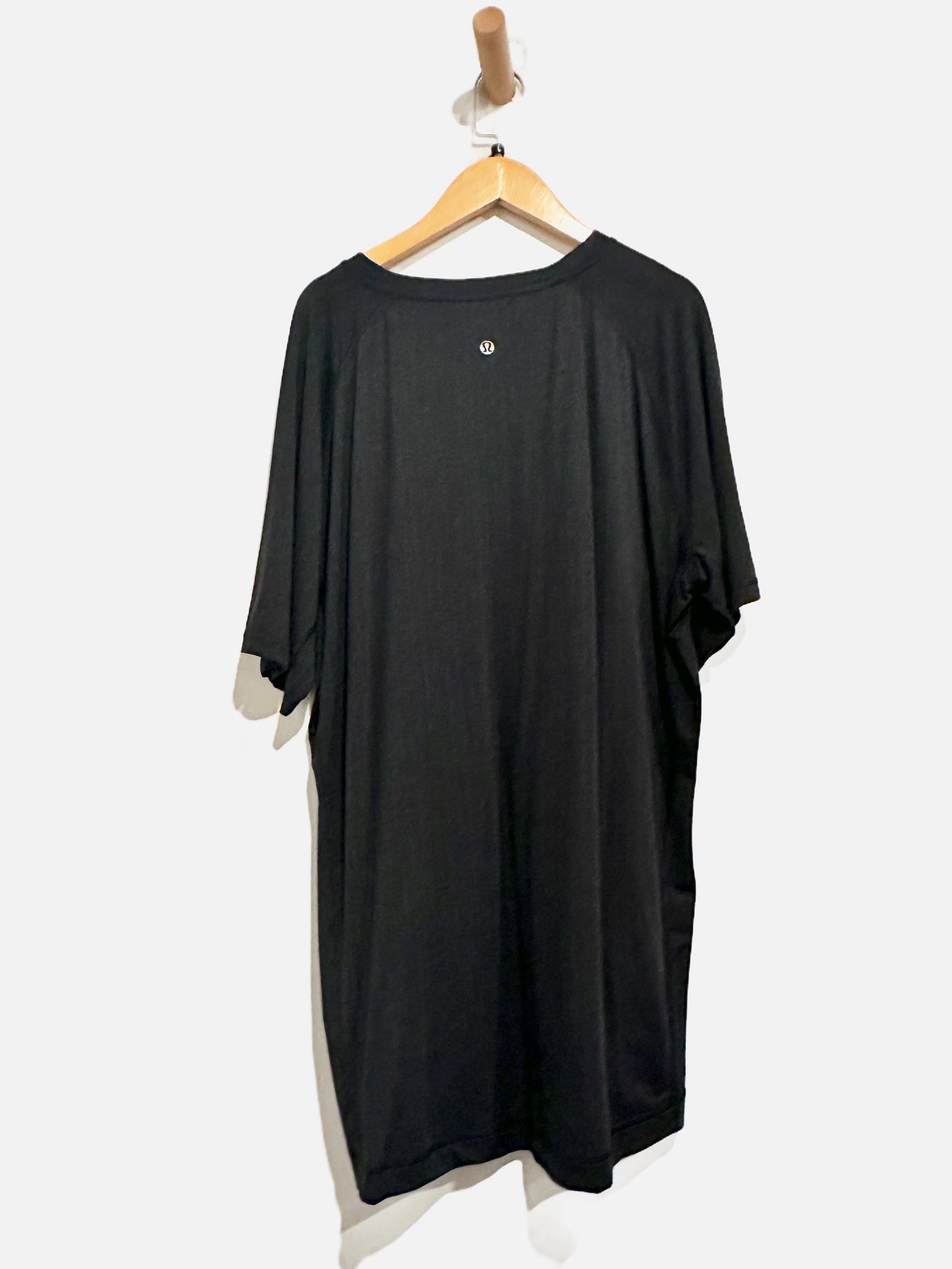 Lululemon Waterside Relaxed UVP Short Sleeve in Black - Large