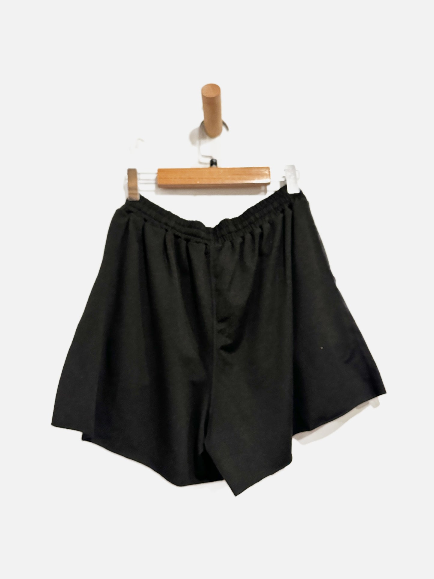 Vuori Women’s Black Boyfriend Shorts - Small