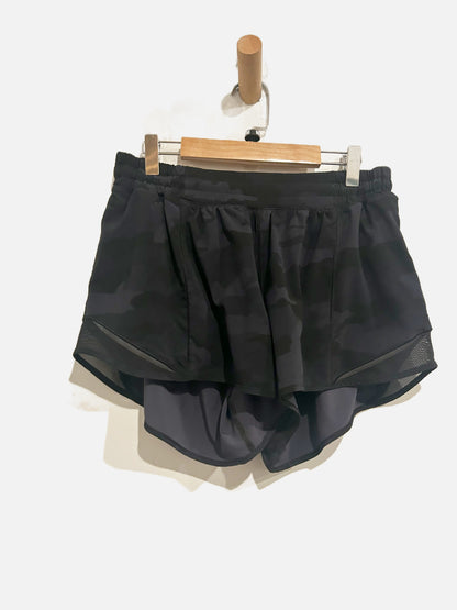 Lululemon Hotty Hot Short 4" in Camo Deep Coal - 10