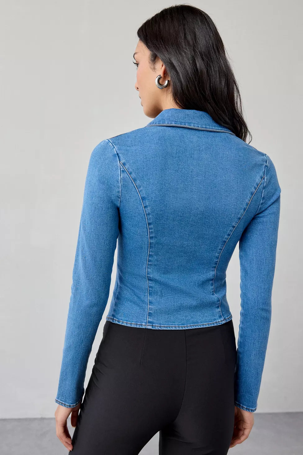 Urban Outfitters Ledia Slim Long Sleeve Zip-Front Denim Shirt - Small