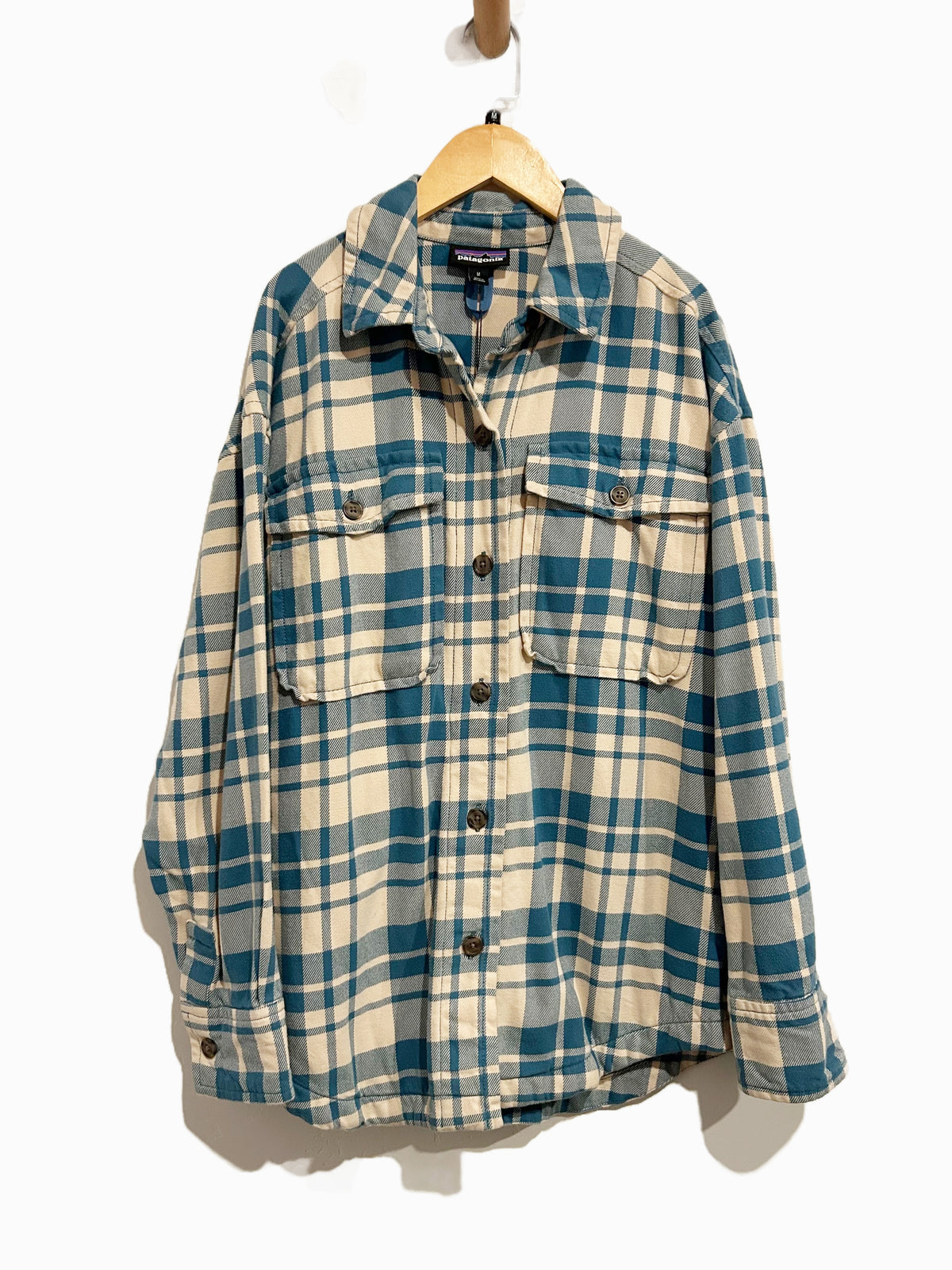 Patagonia Heavyweight Fjord Flannel Overshirt in Ice Caps: Wavy Blue - Medium
