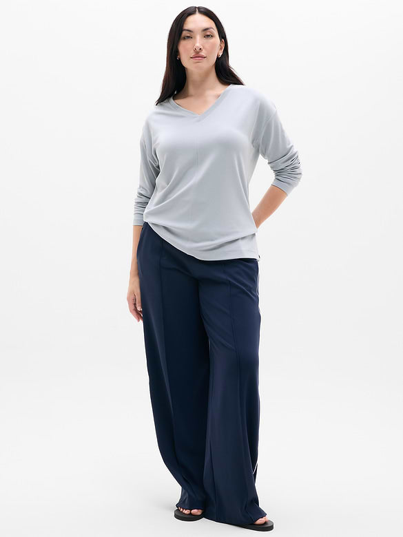 Athleta Seasoft V-Neck Sweatshirt in Blue Star - Medium