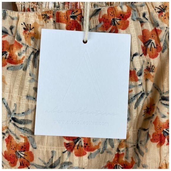 MinkPink NWT Zahari Floral Crop Top Size Medium