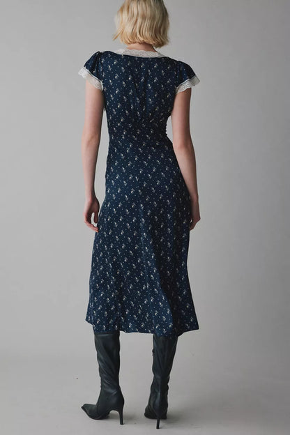 Kimchi Blue Faye Lace Trim Button-Down Midi Dress in Navy - Small