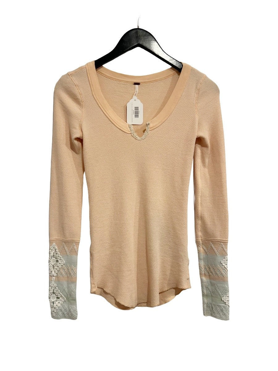 Free People Kombucha Cuff Thermal in Peach - Small