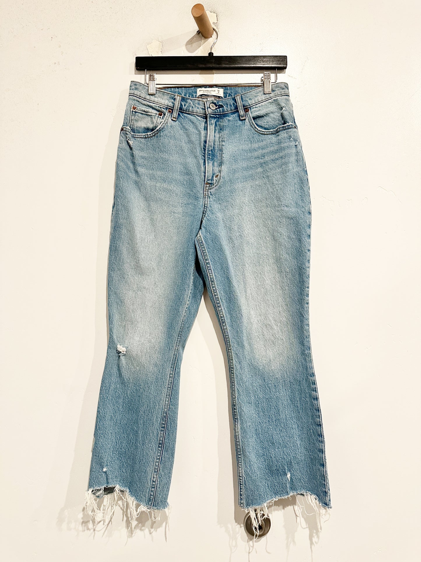 Abercrombie & Fitch Kick Flare Jean - 29