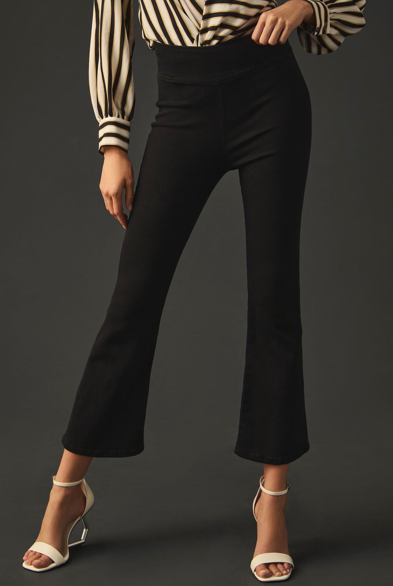 Frame The Jetset Flare Jean in Black - 2