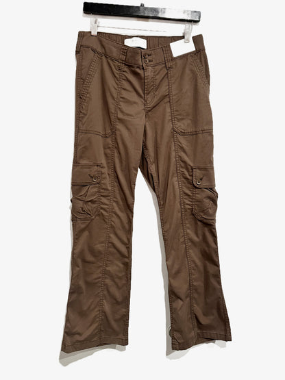 Hollister NWT Mid-Rise Relaxed Boot Cargo Pants - 29