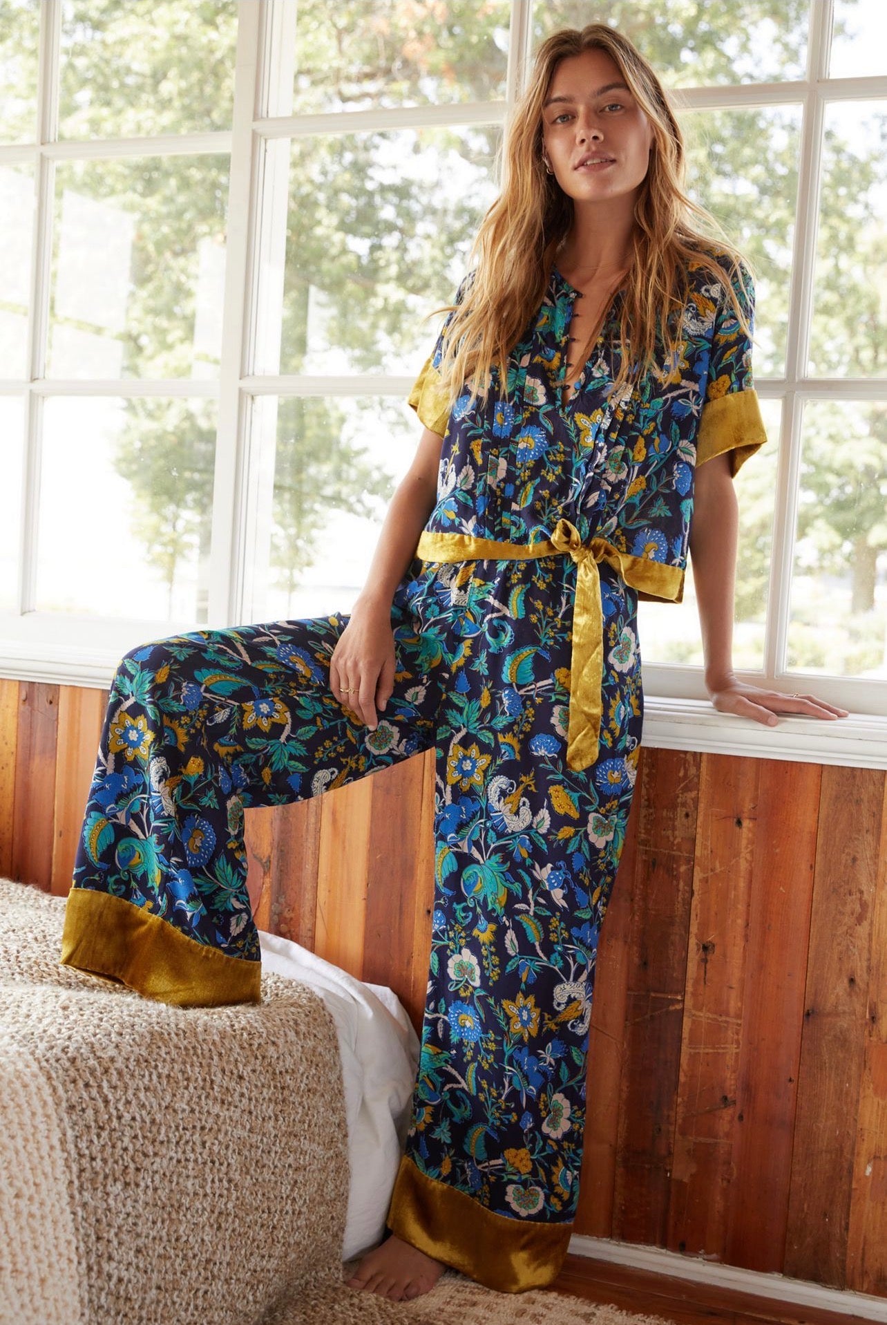 Anthropologie Clara Velvet-Trimmed Pants in Navy Combo - XS
