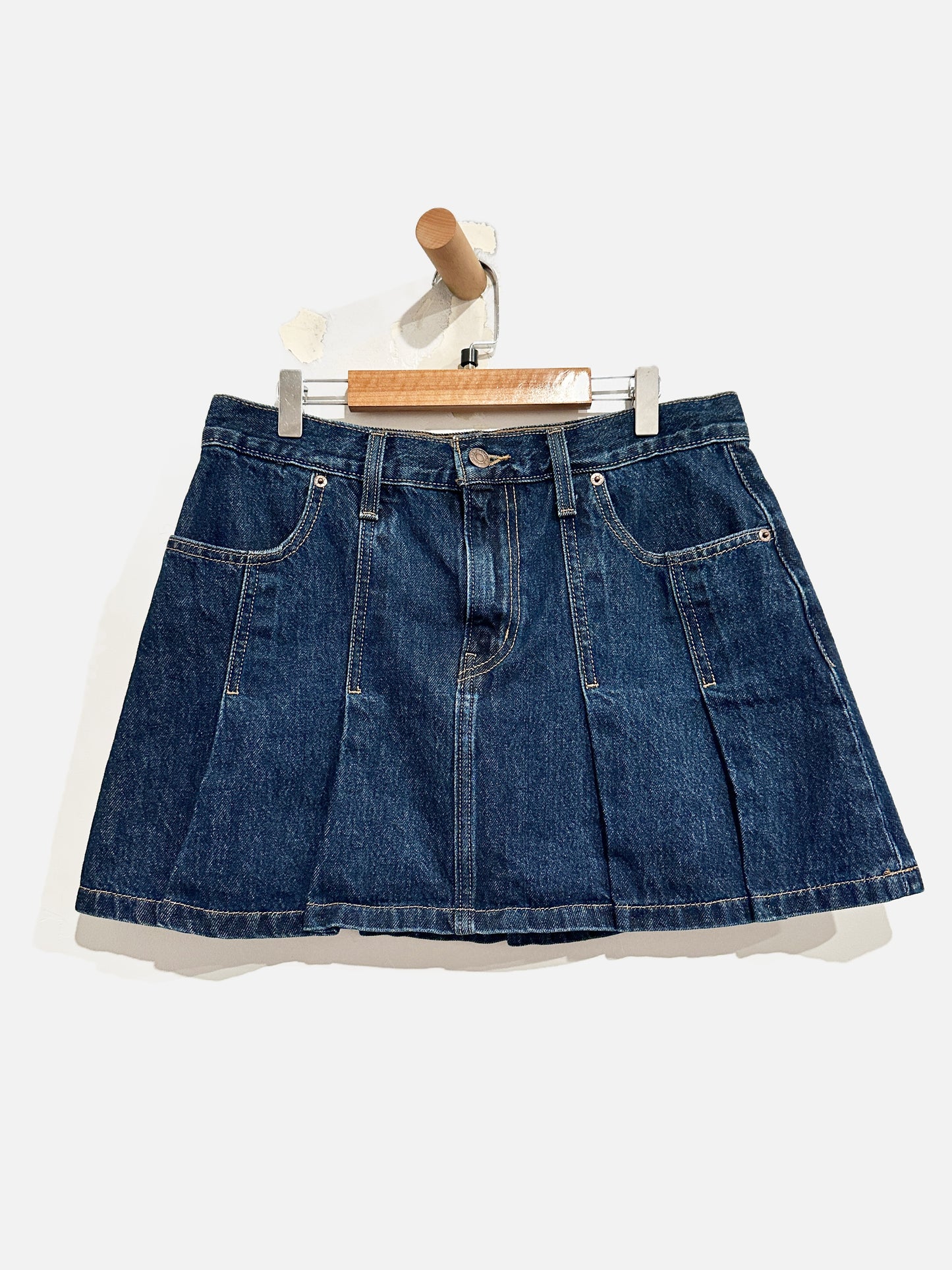 Levi’s Pleated Denim Mini Skirt - 27