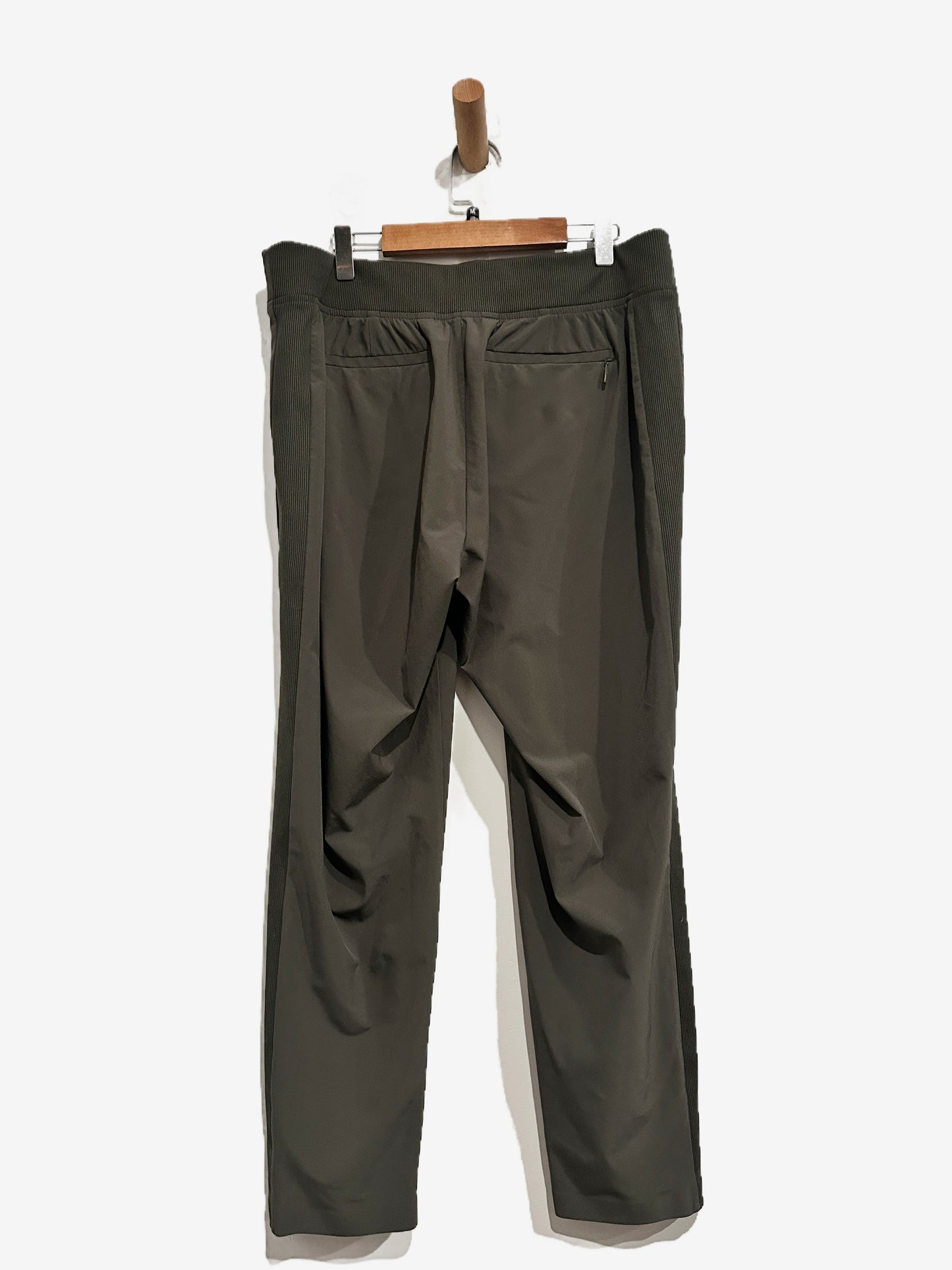 Athleta Brooklyn Mid Rise Ankle Pant in Ash - Small