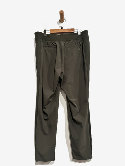 Athleta Brooklyn Mid Rise Ankle Pant in Ash - Small